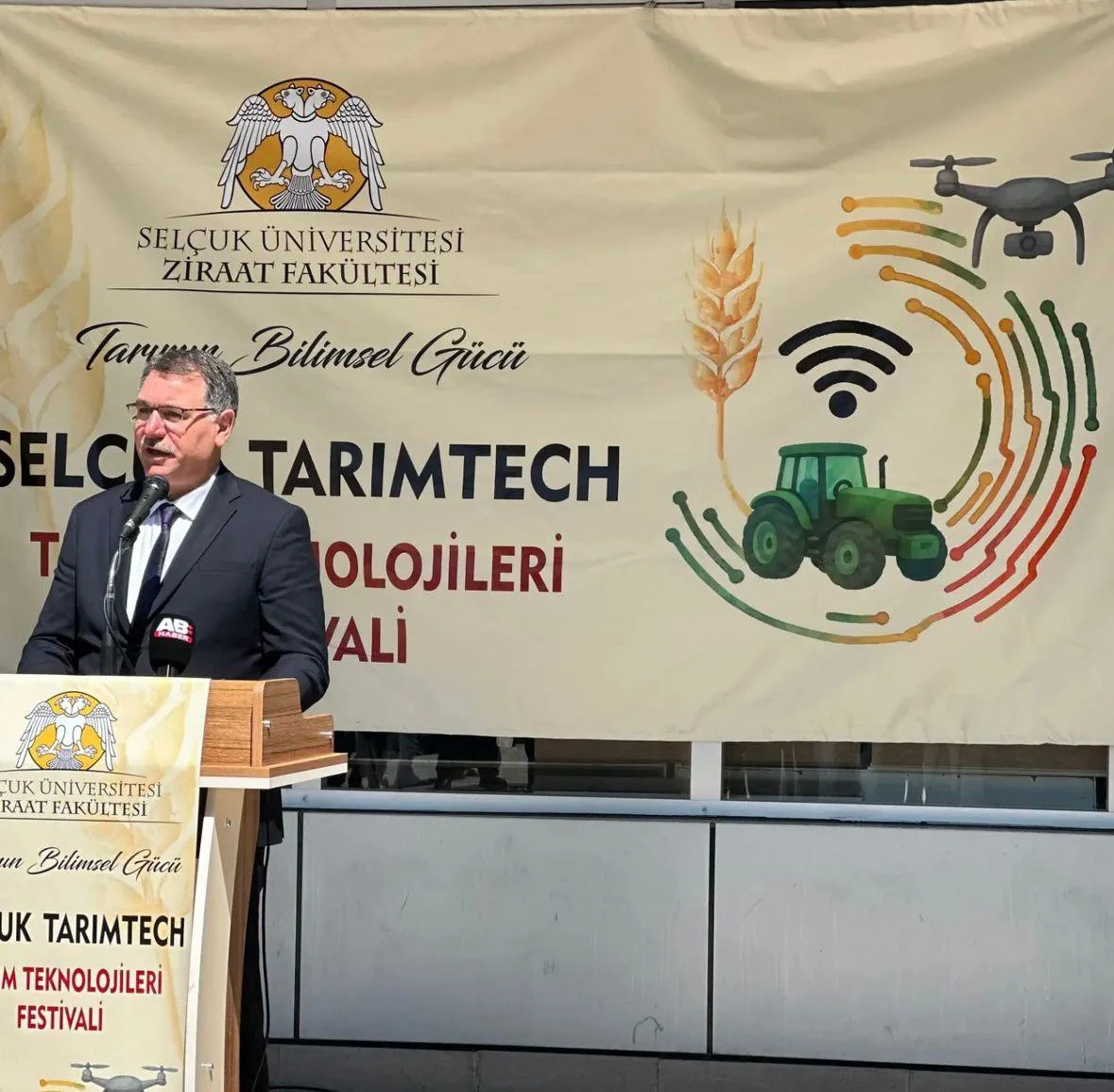 SELÇUK TARIMTECH'25 TARIM TEKNOLOJİLERİ FESTİVALİ GERÇEKLEŞTİRİLDİ